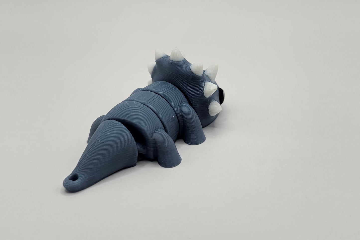 🦖 Porte-Clés Triceratops – Préhistorique & Robuste 🌋