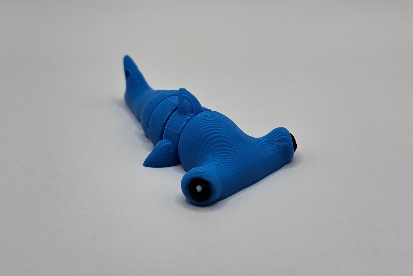 🦈 Porte-Clés Requin Marteau – Audacieux & Dynamique 🌊