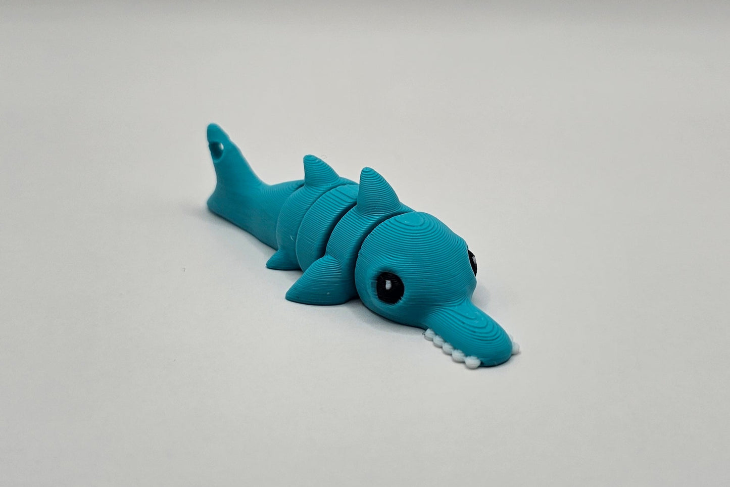 🦈 Porte-Clés Requin Scie – Puissant & Unique 🌊